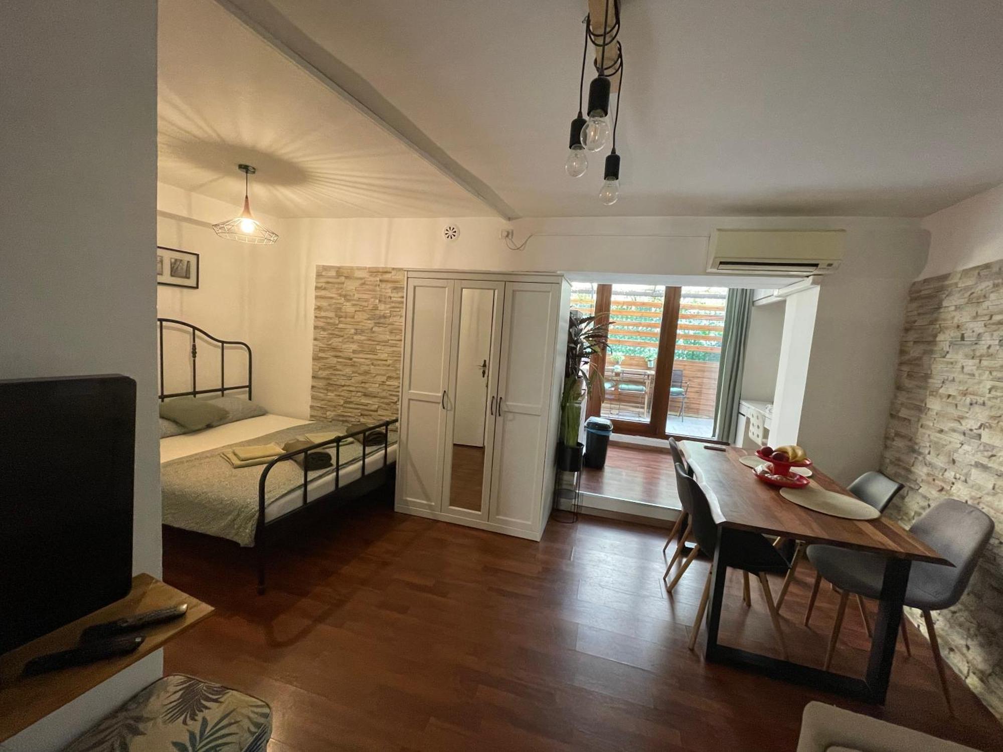 Apartma Ella Apartment